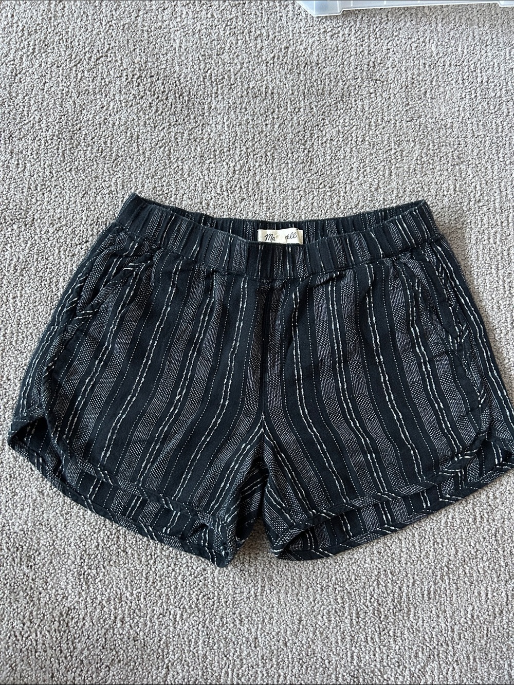 Madewell Black Striped Elastic-Waist Linen/Cotton Blend Shorts